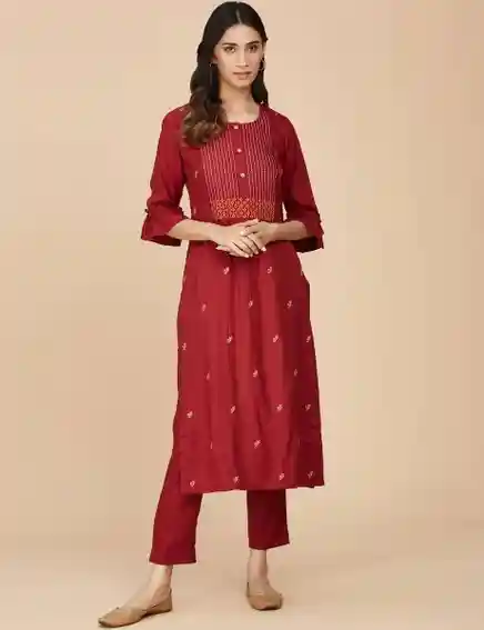 Red Embroidered Straight Cotton Kurta Pant Set (Set of 2)
